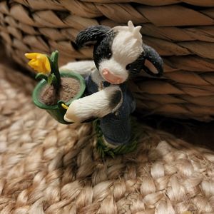 Mary's Moo Moos cow with flower